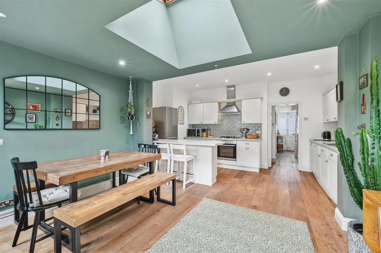 Dupont Road, London SW20 8EQ, photo 6