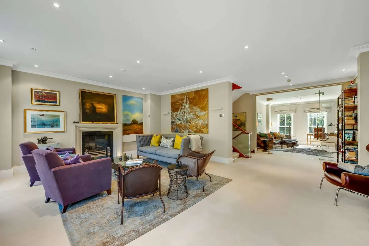 Wootton Place, Esher, Surrey, KT10 9FH, photo 5