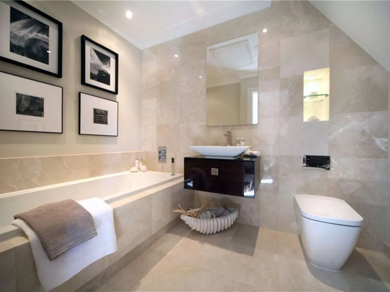 Wootton Place, Esher, Surrey, KT10 9FH, photo 7