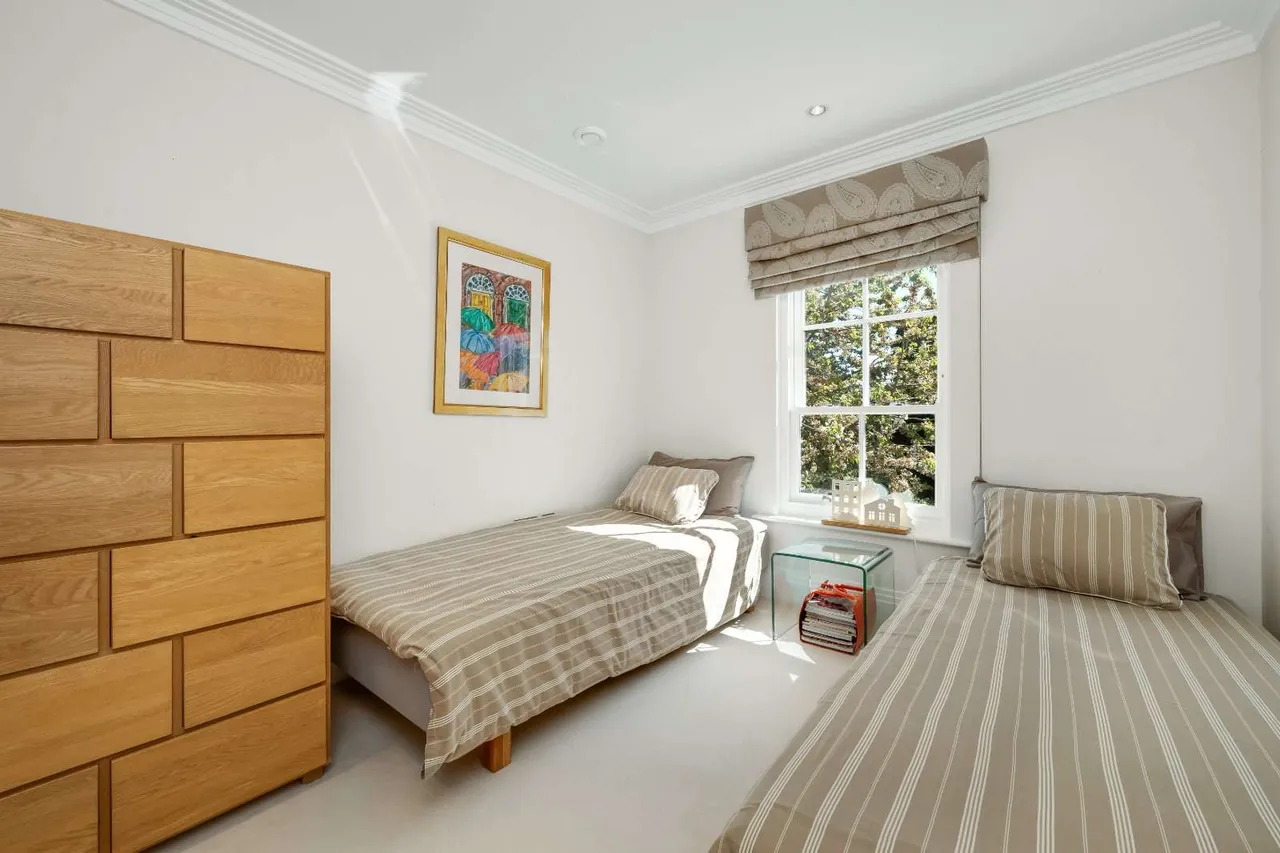 Wootton Place, Esher, Surrey, KT10 9FH, photo 12