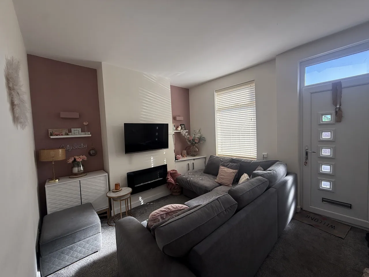 2 bed property to rent, Peashill Street, S62