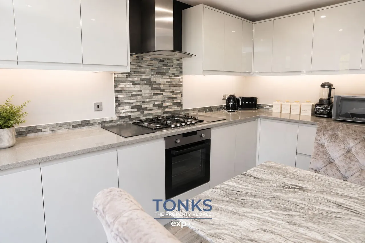 Manor Abbey Road, Halesowen, B62, photo 3