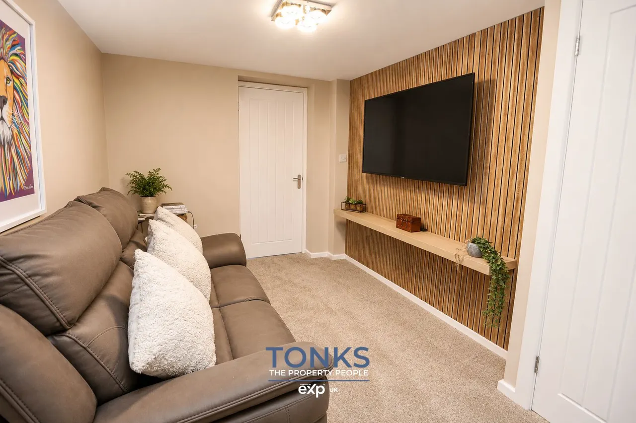 Manor Abbey Road, Halesowen, B62, photo 11