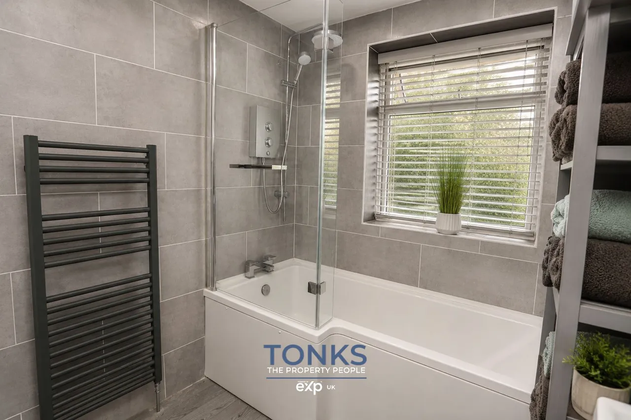 Manor Abbey Road, Halesowen, B62, photo 22