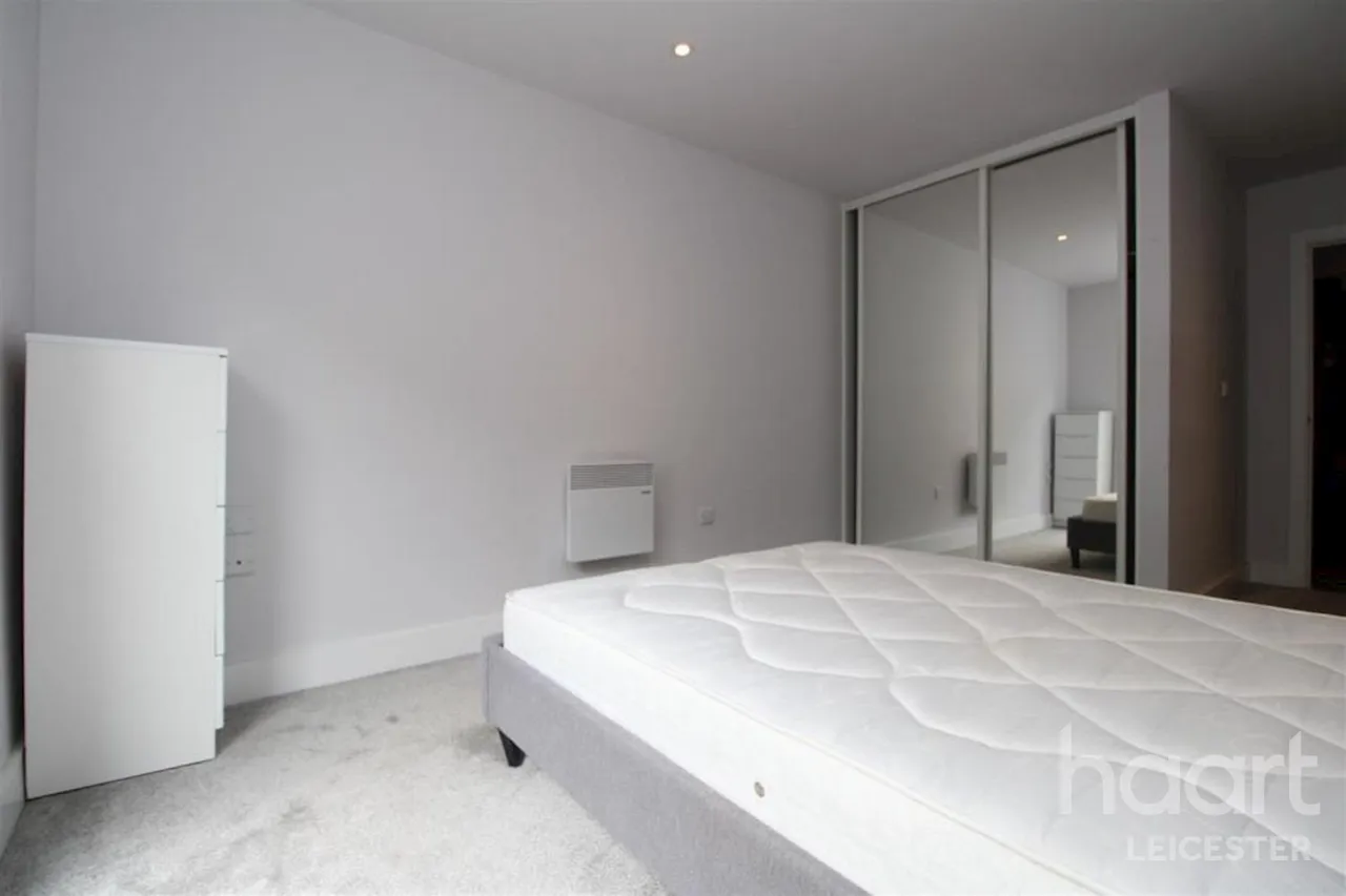 Aria Apartments, LE1, photo 7
