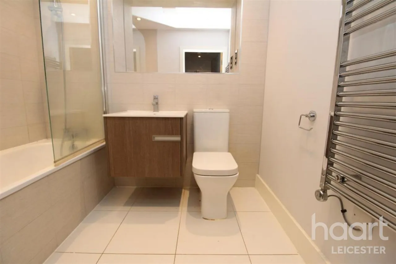 Aria Apartments, LE1, photo 8