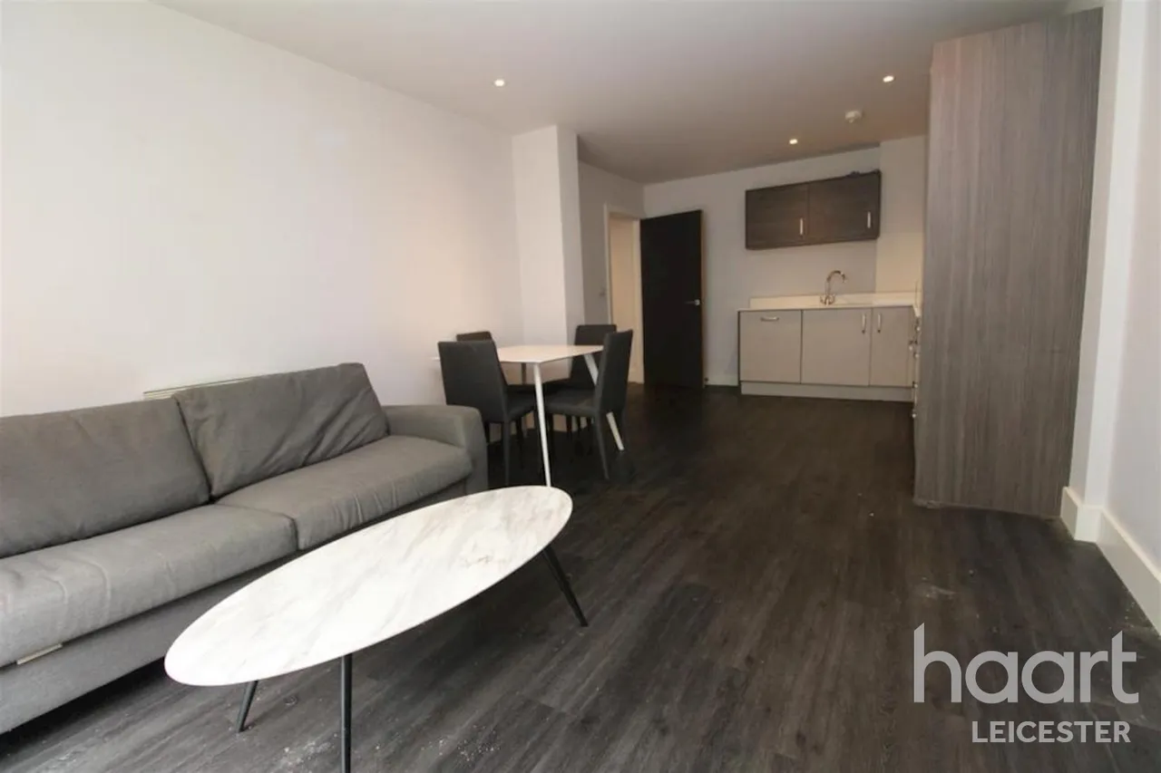 Aria Apartments, LE1, photo 2