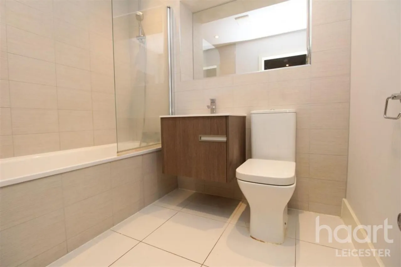 Aria Apartments, LE1, photo 9