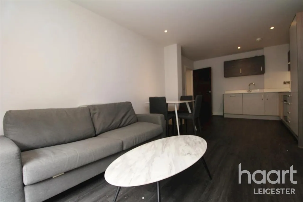 Aria Apartments, LE1, photo 6