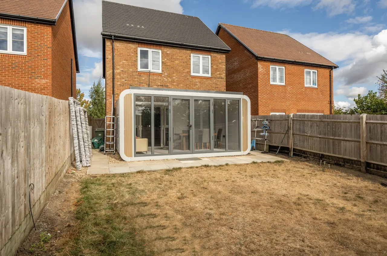 Jasmine Grange, Warfield, Bracknell, Berkshire, RG42 5BD, photo 15