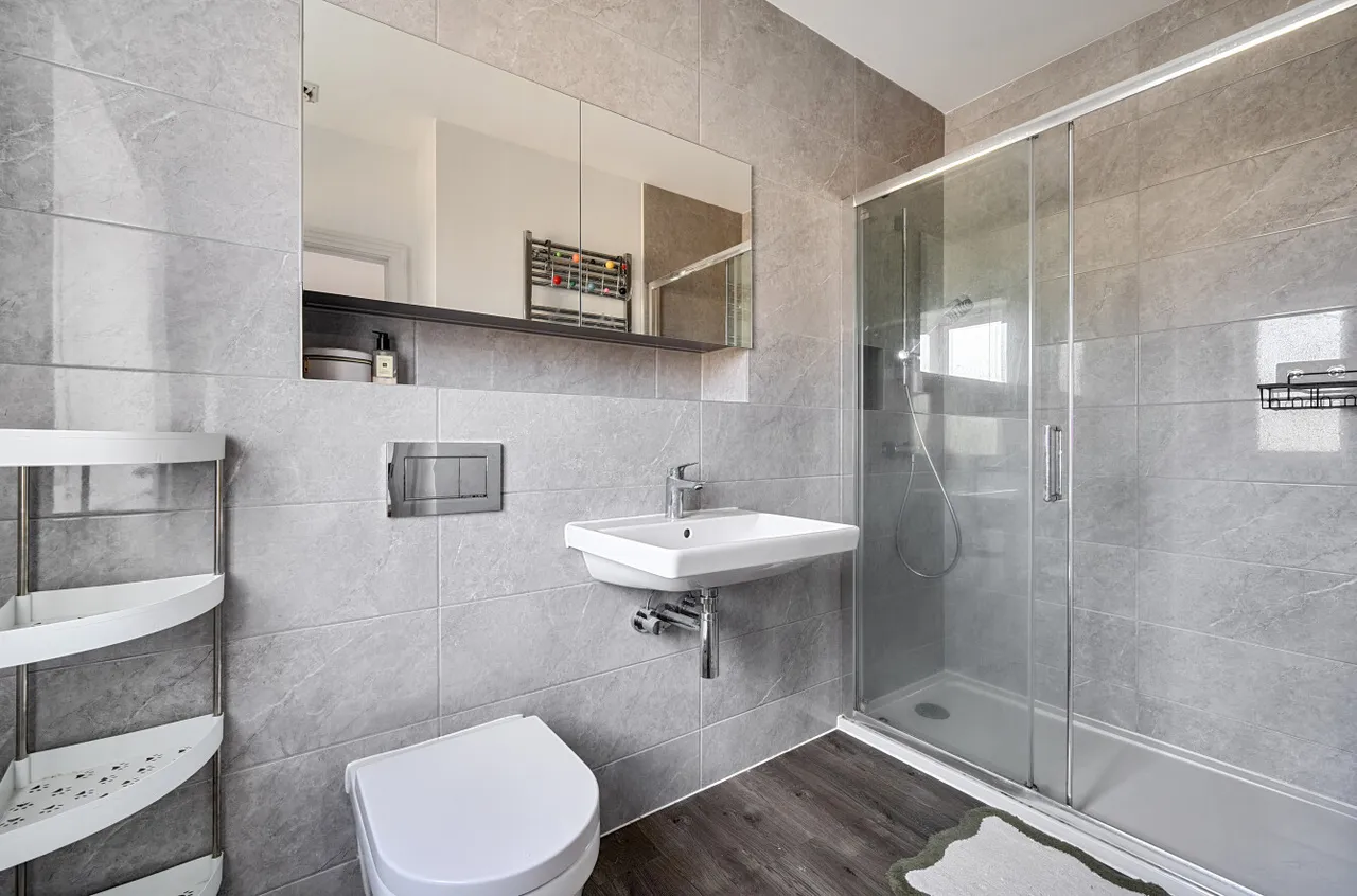 Jasmine Grange, Warfield, Bracknell, Berkshire, RG42 5BD, photo 11