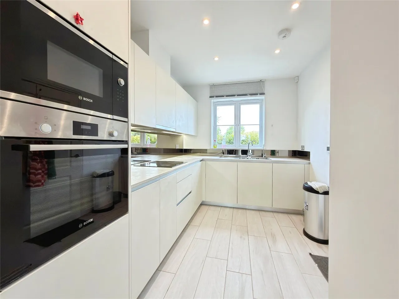 Jasmine Grange, Warfield, RG42, photo 9