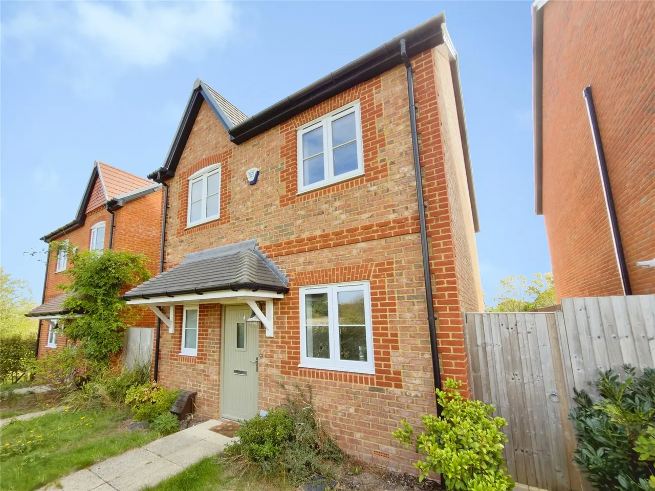 Jasmine Grange, Warfield, RG42, photo 2