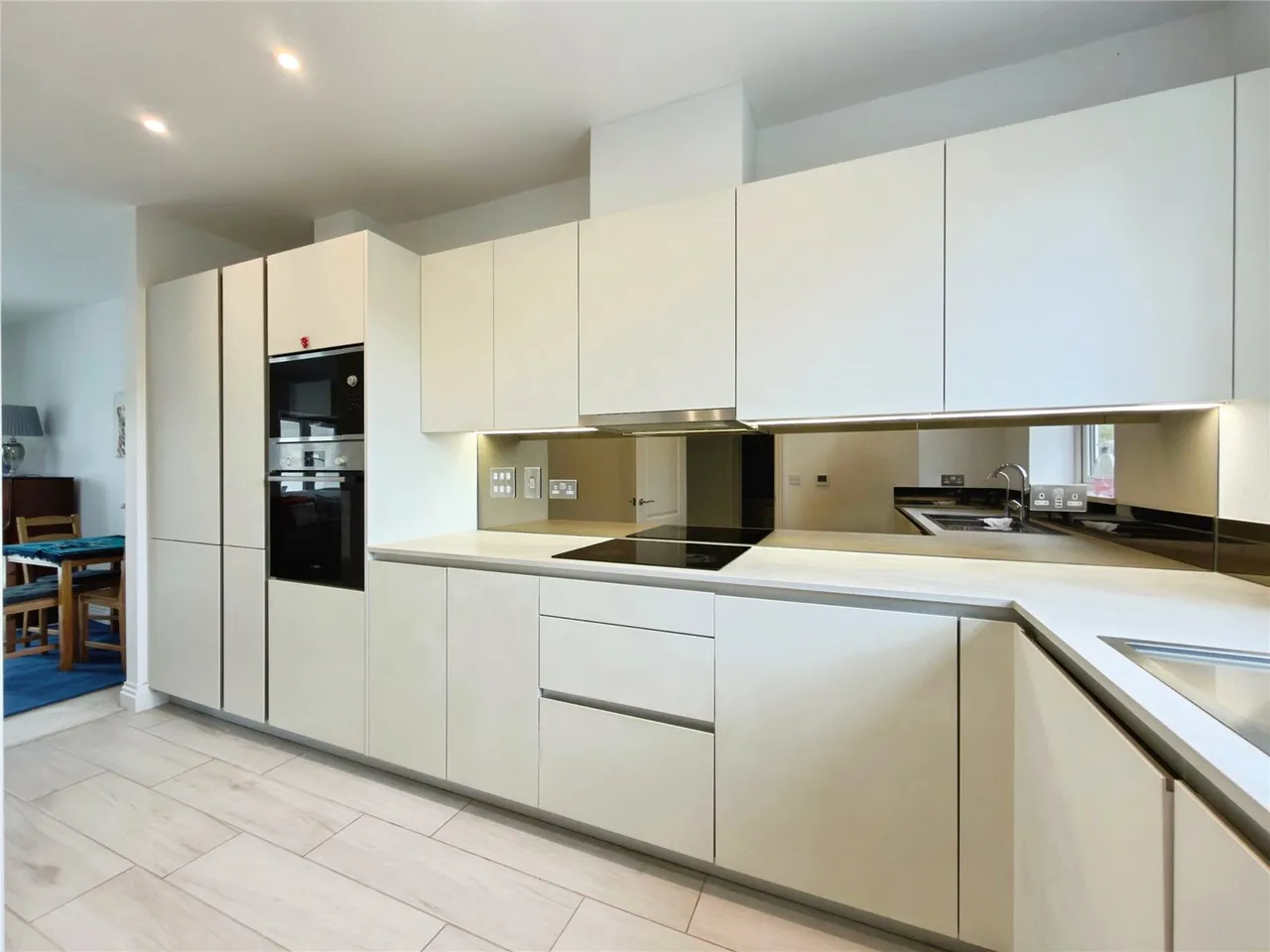 Jasmine Grange, Warfield, RG42, photo 7