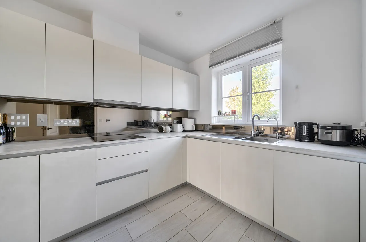 Jasmine Grange, Warfield, Bracknell, Berkshire, RG42 5BD, photo 6