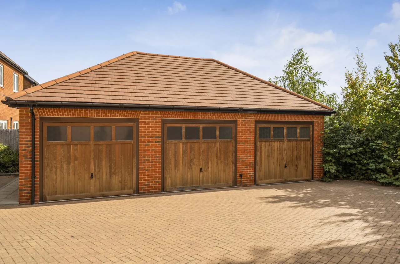 Jasmine Grange, Warfield, Bracknell, Berkshire, RG42 5BD, photo 17