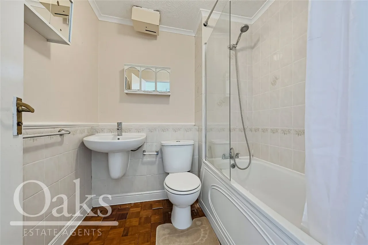 Gale Close, Mitcham, CR4, photo 8