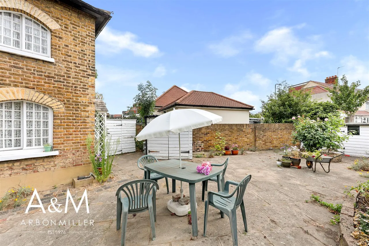 Tanners Lane, Barkingside, Essex, Ilford, IG61QE, photo 22
