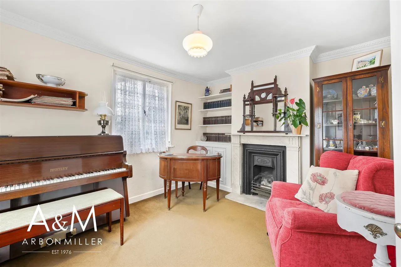 Tanners Lane, Barkingside, Essex, Ilford, IG61QE, photo 11