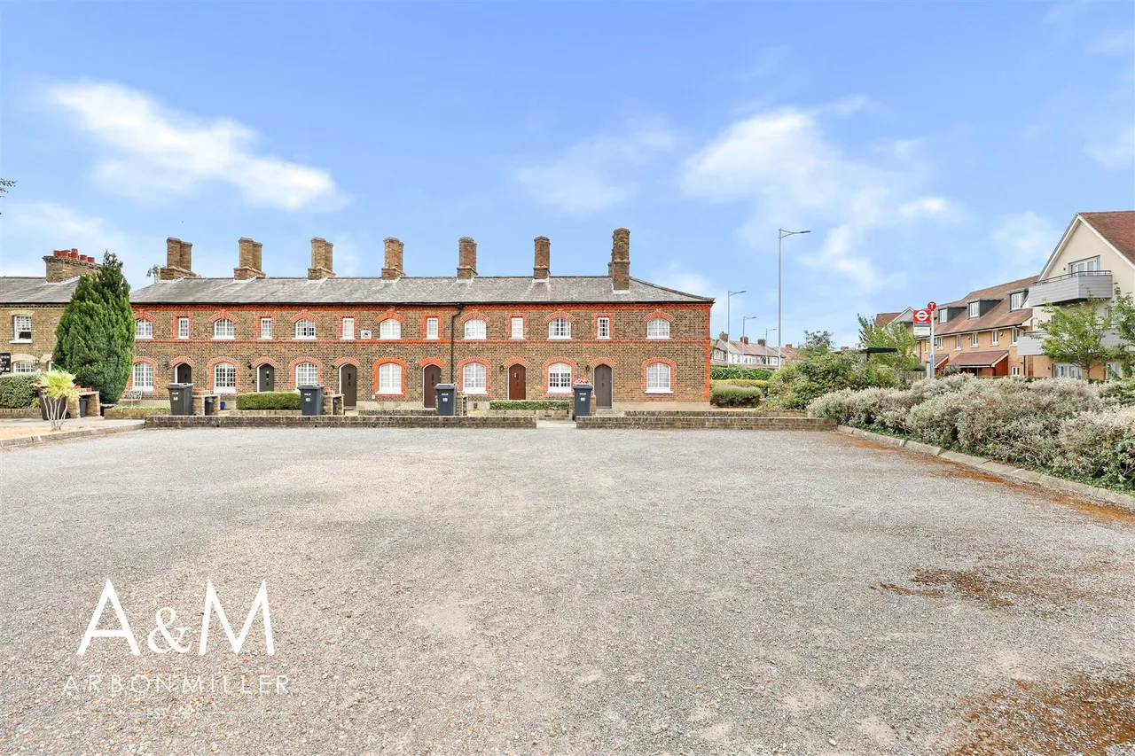 Tanners Lane, Barkingside, Essex, Ilford, IG61QE, photo 26