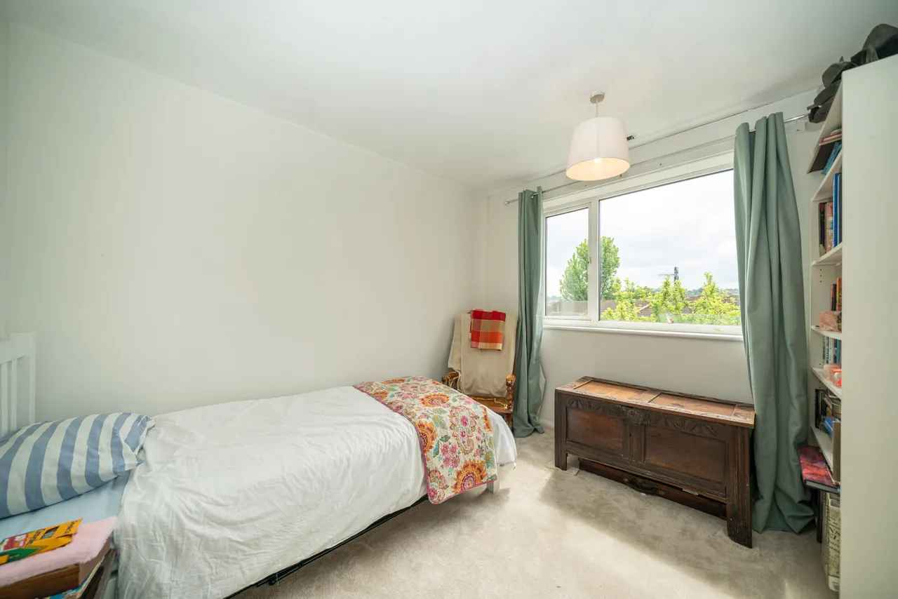 Chiltern Park Avenue, Berkhamsted, photo 12