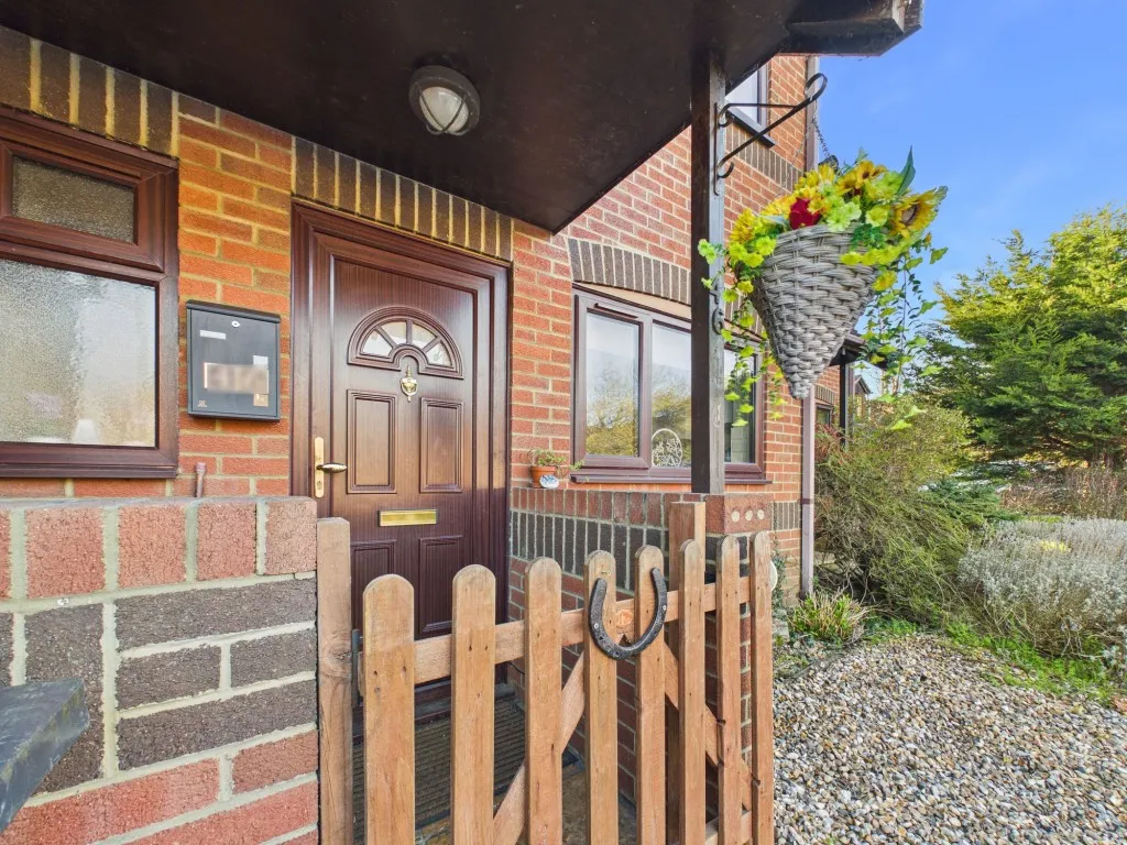 Derrick Close, Calcot, RG31, photo 3