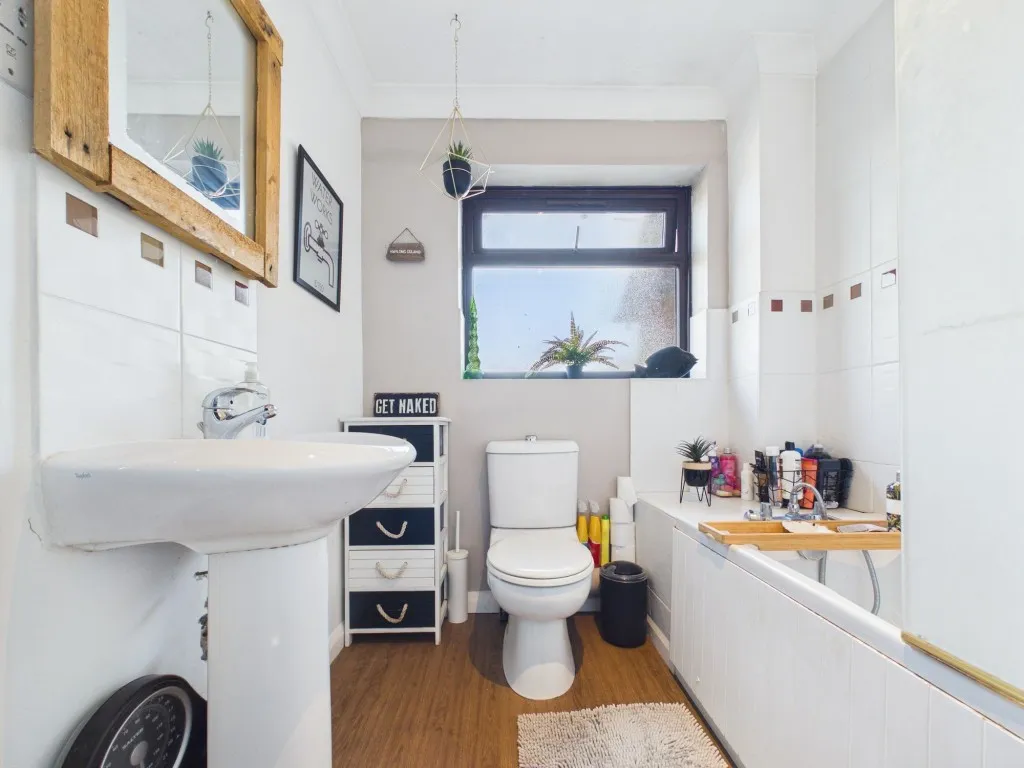 Derrick Close, Calcot, RG31, photo 17