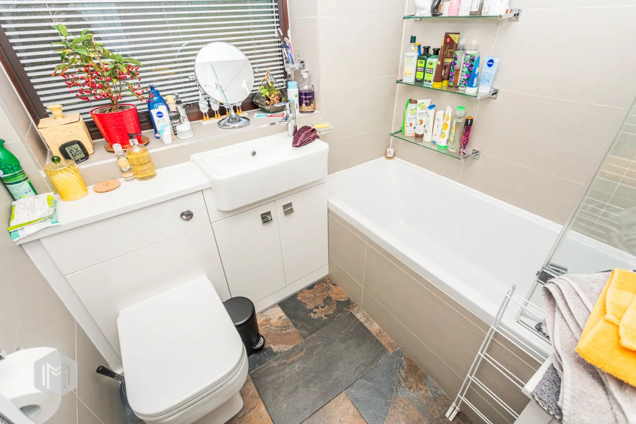 Links Road, Bolton, BL2 4EN, photo 6