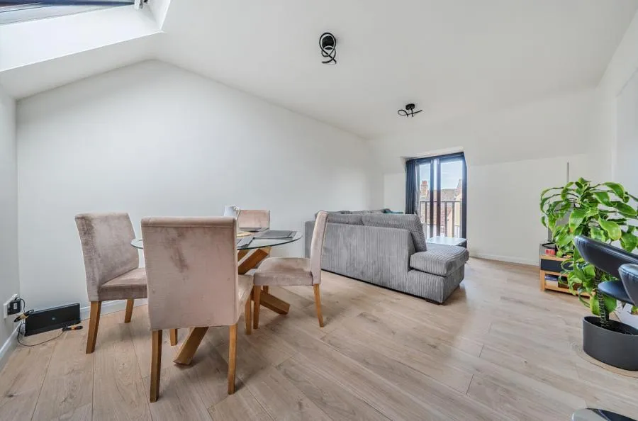St. Georges Court, Huntingdon, PE29, photo 3