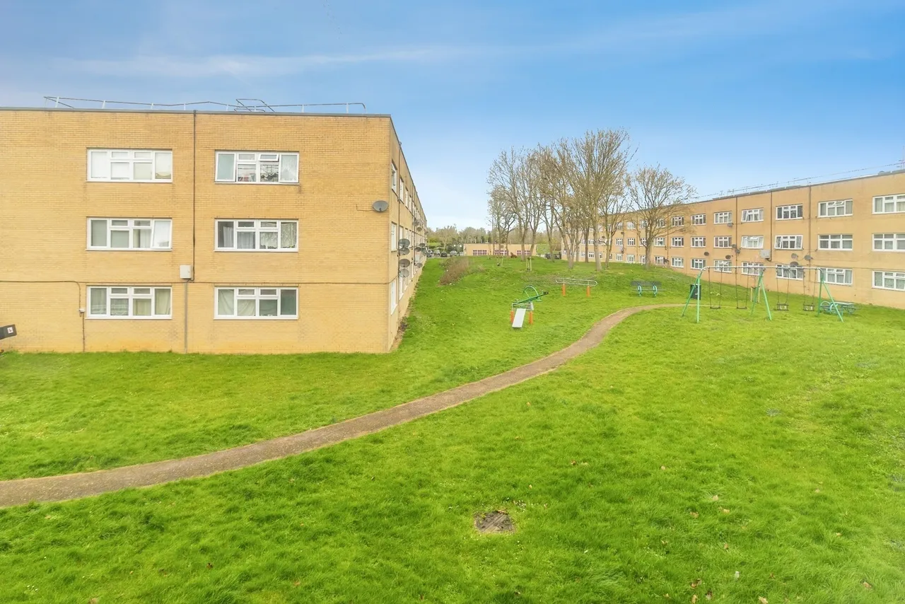 Silbury Boulevard, Milton Keynes, Buckinghamshire, MK9, photo 7