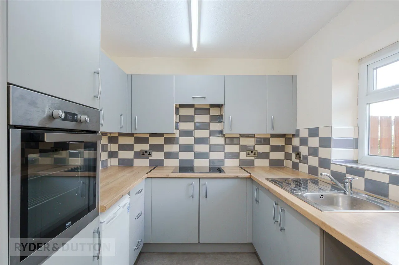 Alandale Road, Bradley, HD2, photo 3