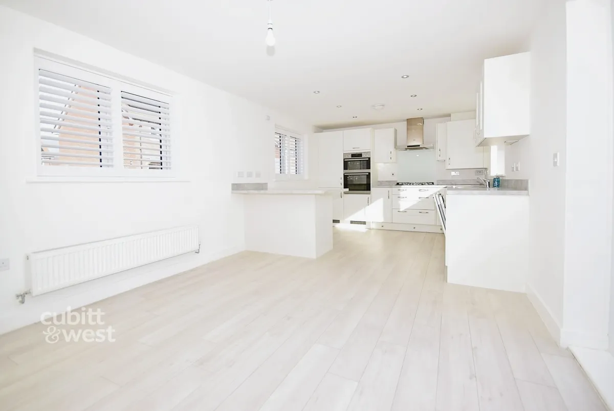 Everett Gardens, Eastergate, PO20, photo 4