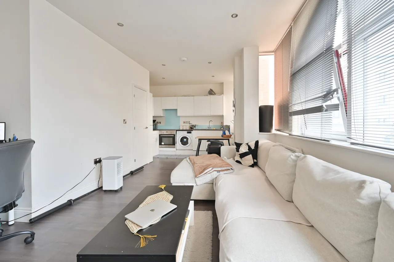 Flat 3, Chiltern House, Watford, photo 7
