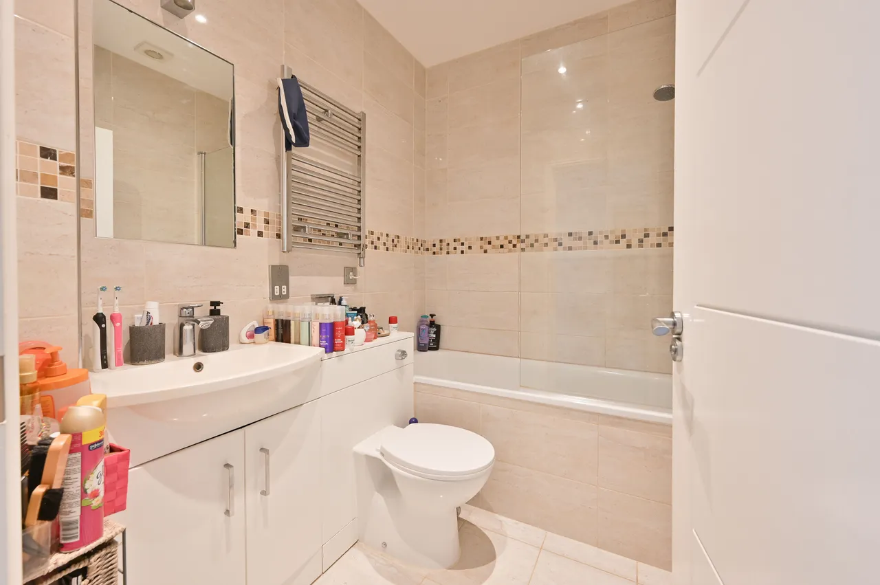 Flat 3, Chiltern House, Watford, photo 6