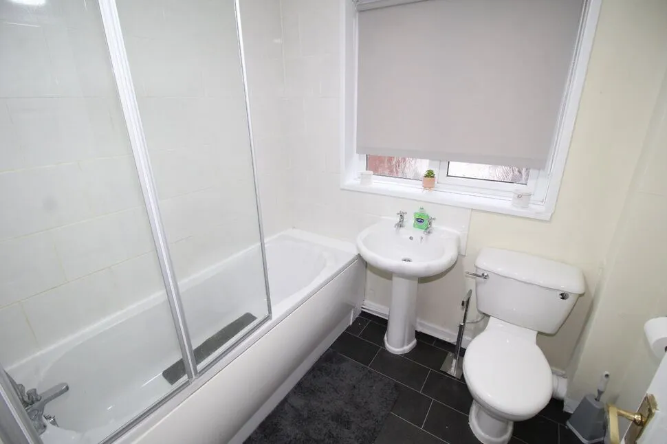 3 bed flat to rent, Pine Street, Jarrow, NE32