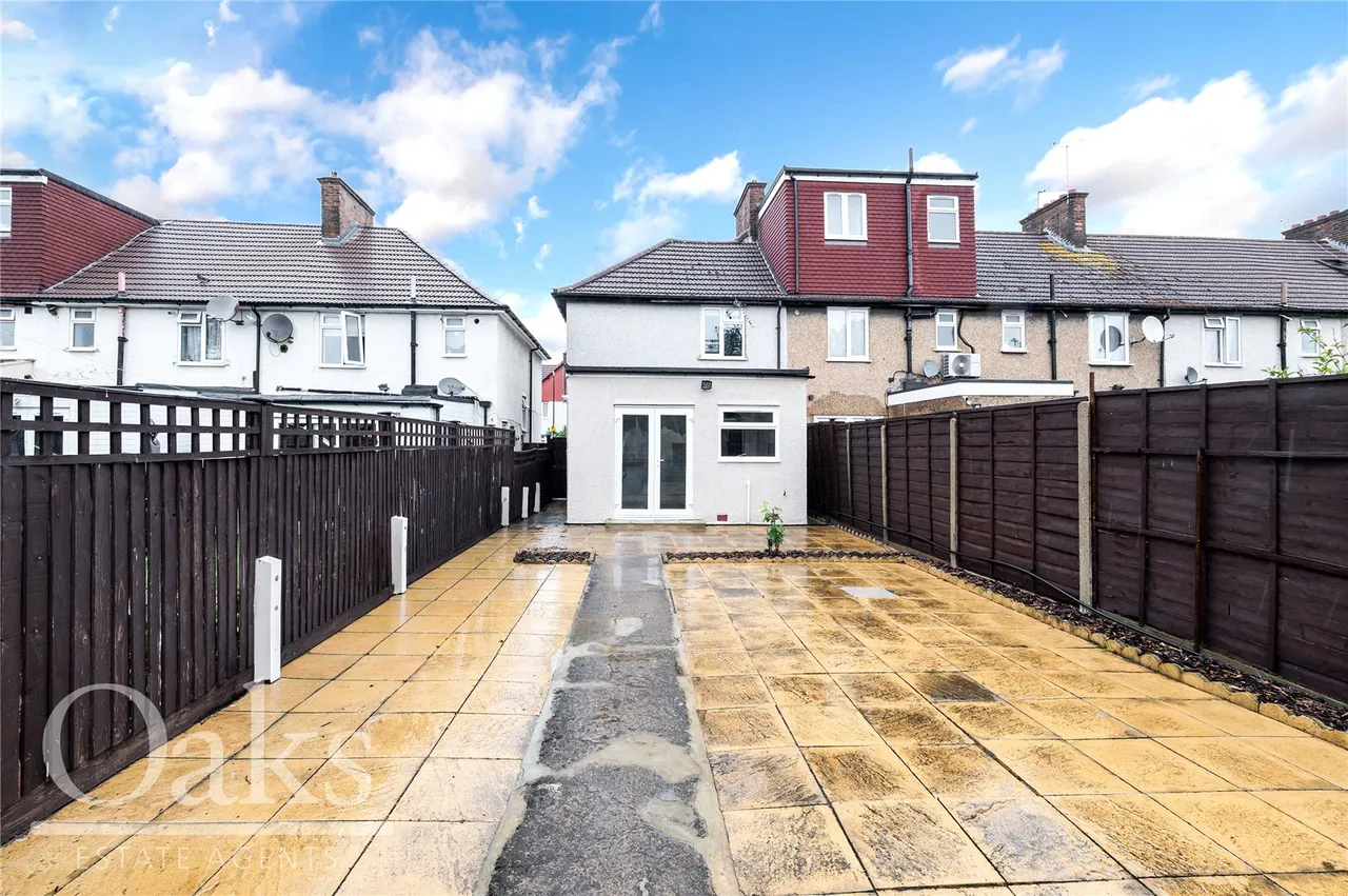 Hawkes Road, Mitcham, CR4, photo 13