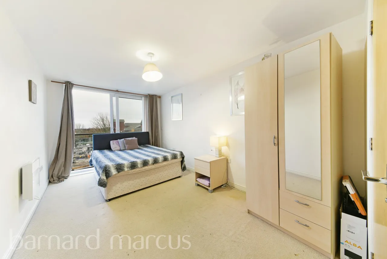 Bedfont Lane, Feltham, photo 3