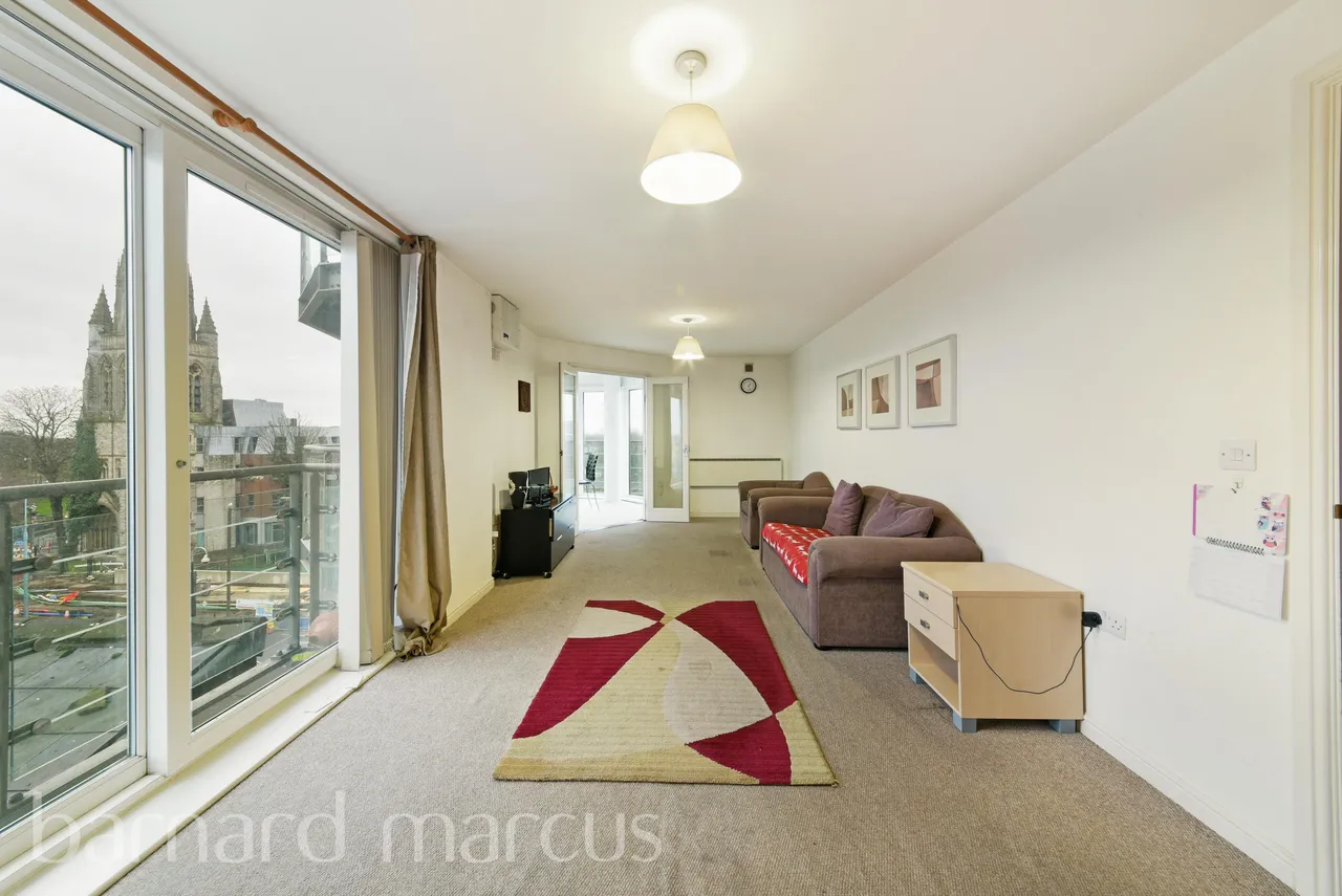 2 bed flat to rent — Bedfont Lane, Feltham