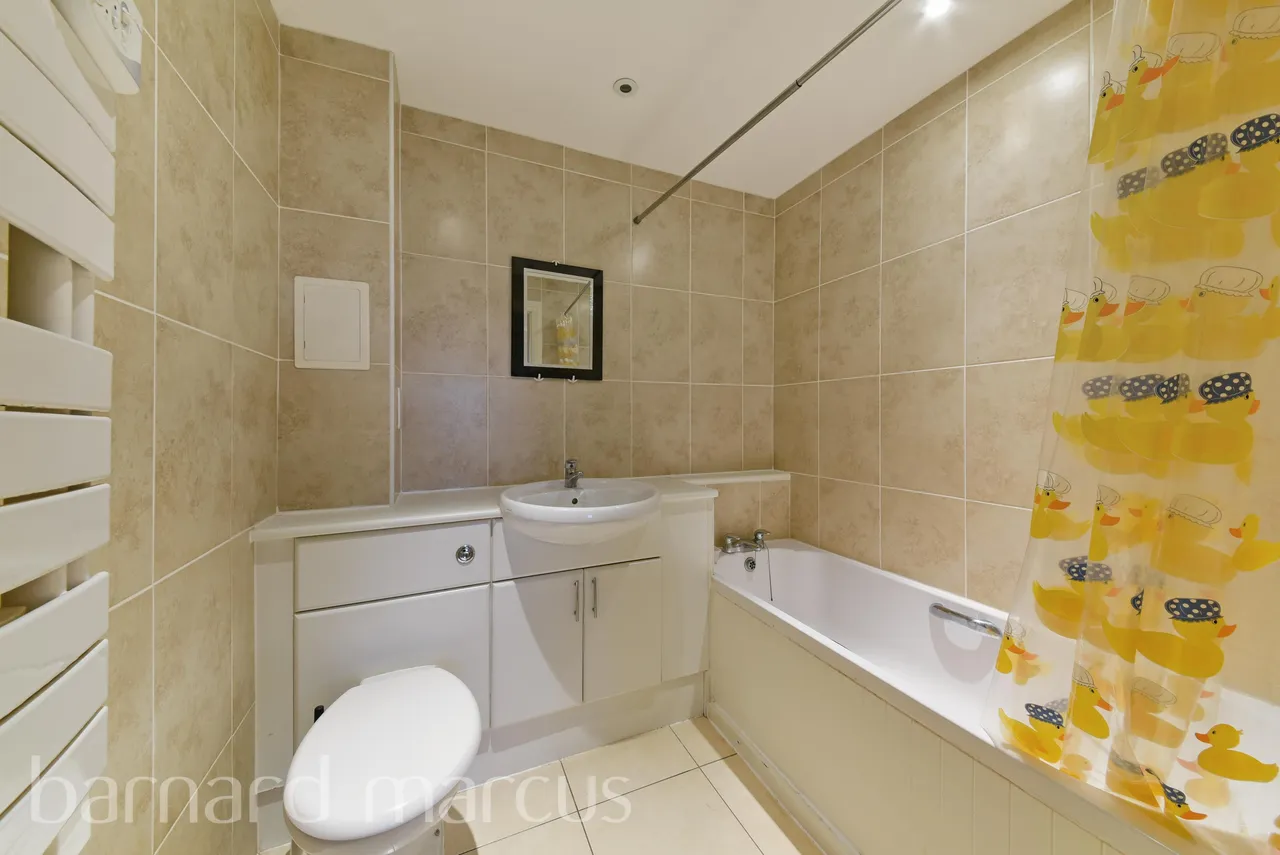 Bedfont Lane, Feltham, photo 7
