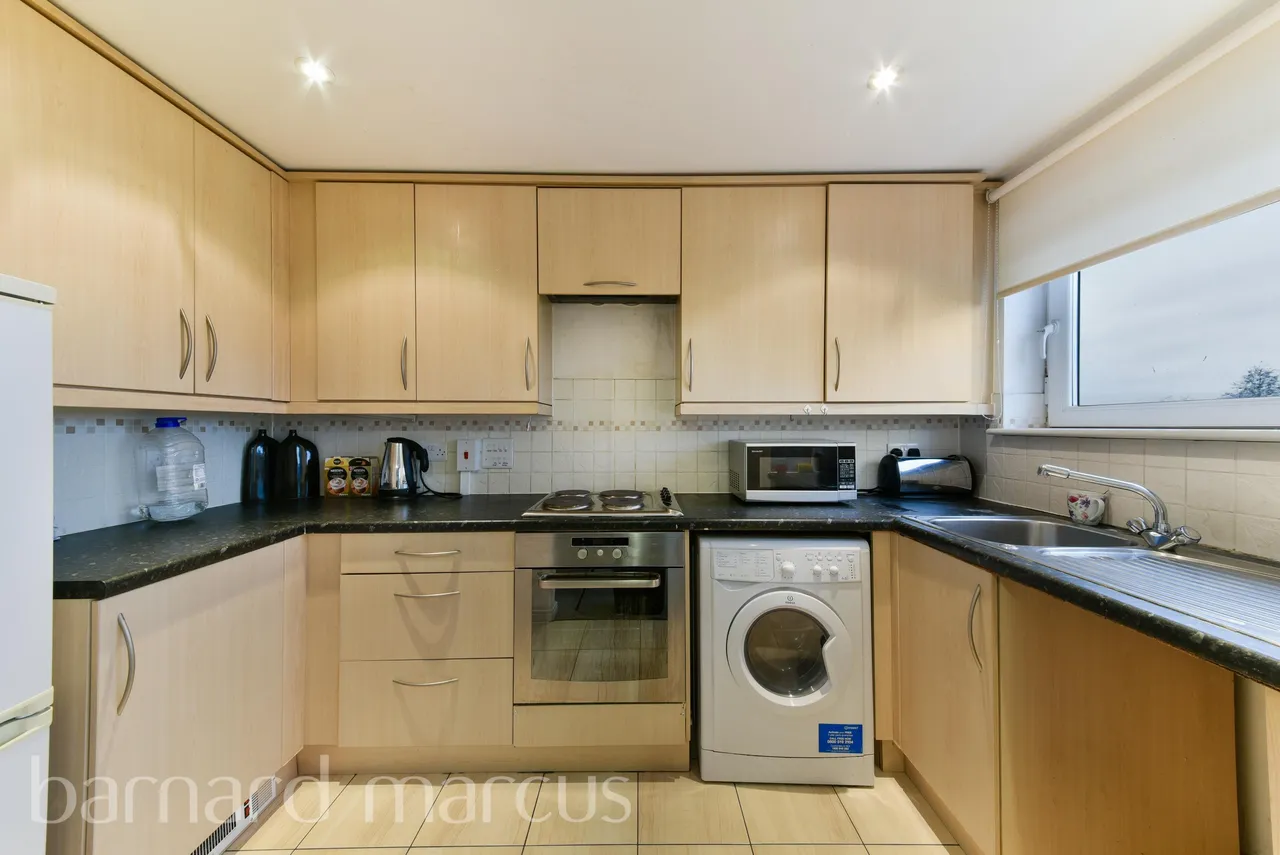 Bedfont Lane, Feltham, photo 6
