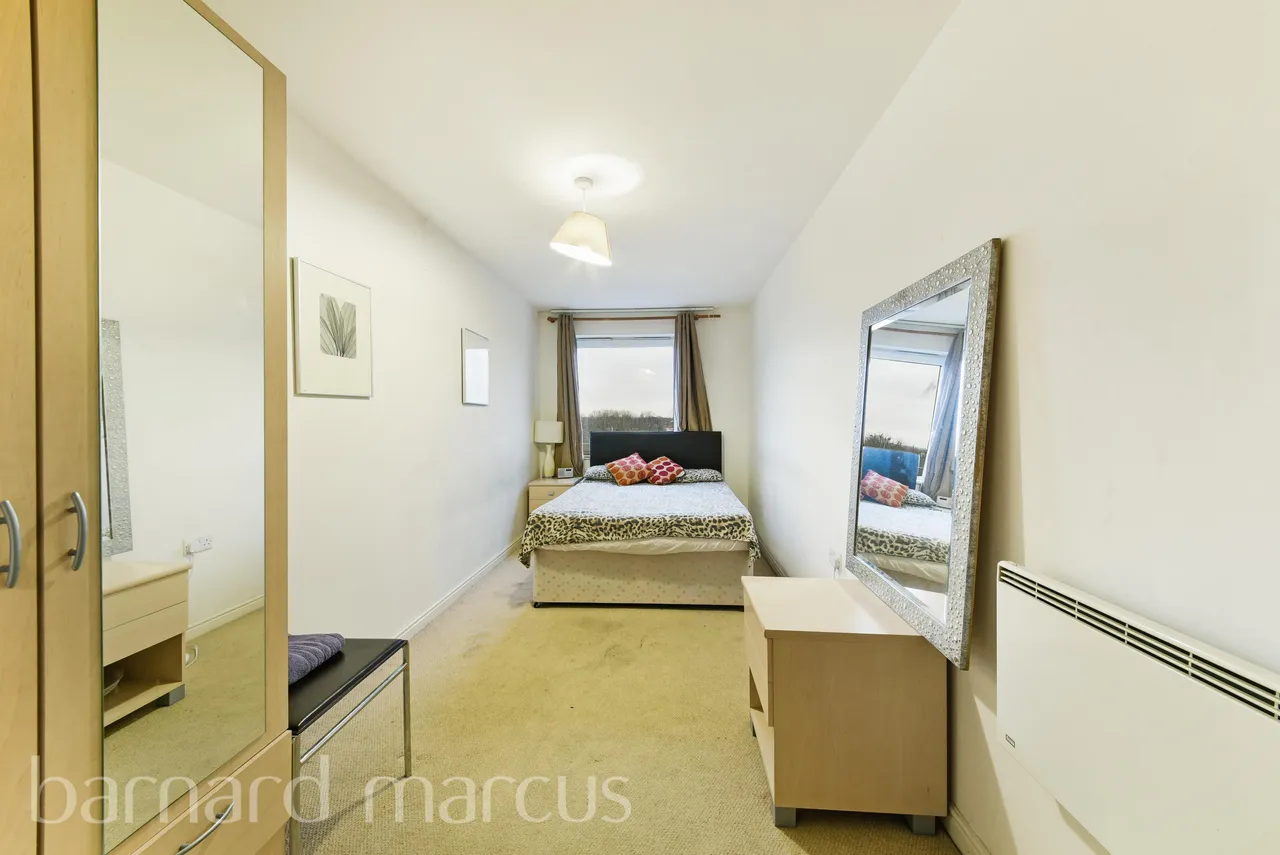 Bedfont Lane, Feltham, photo 4