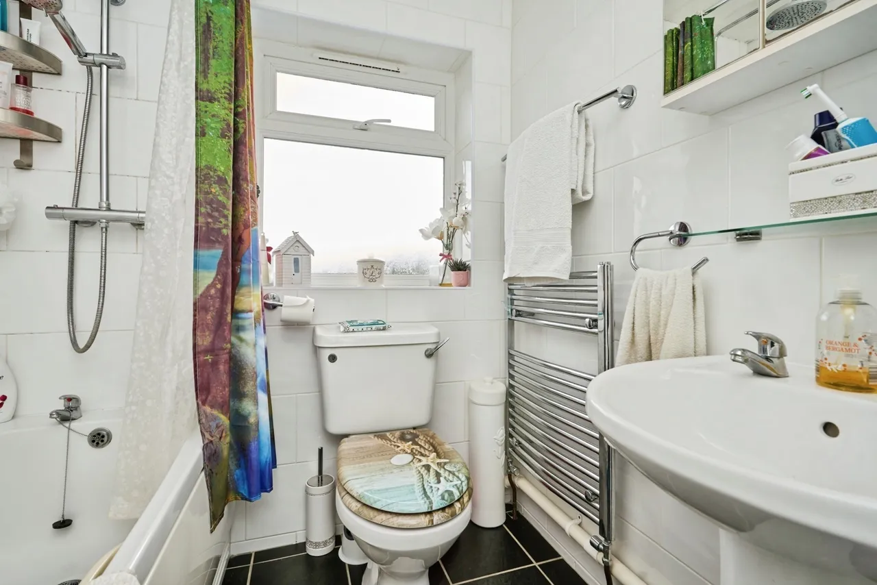 Aylett Close, Brading, PO36, photo 43