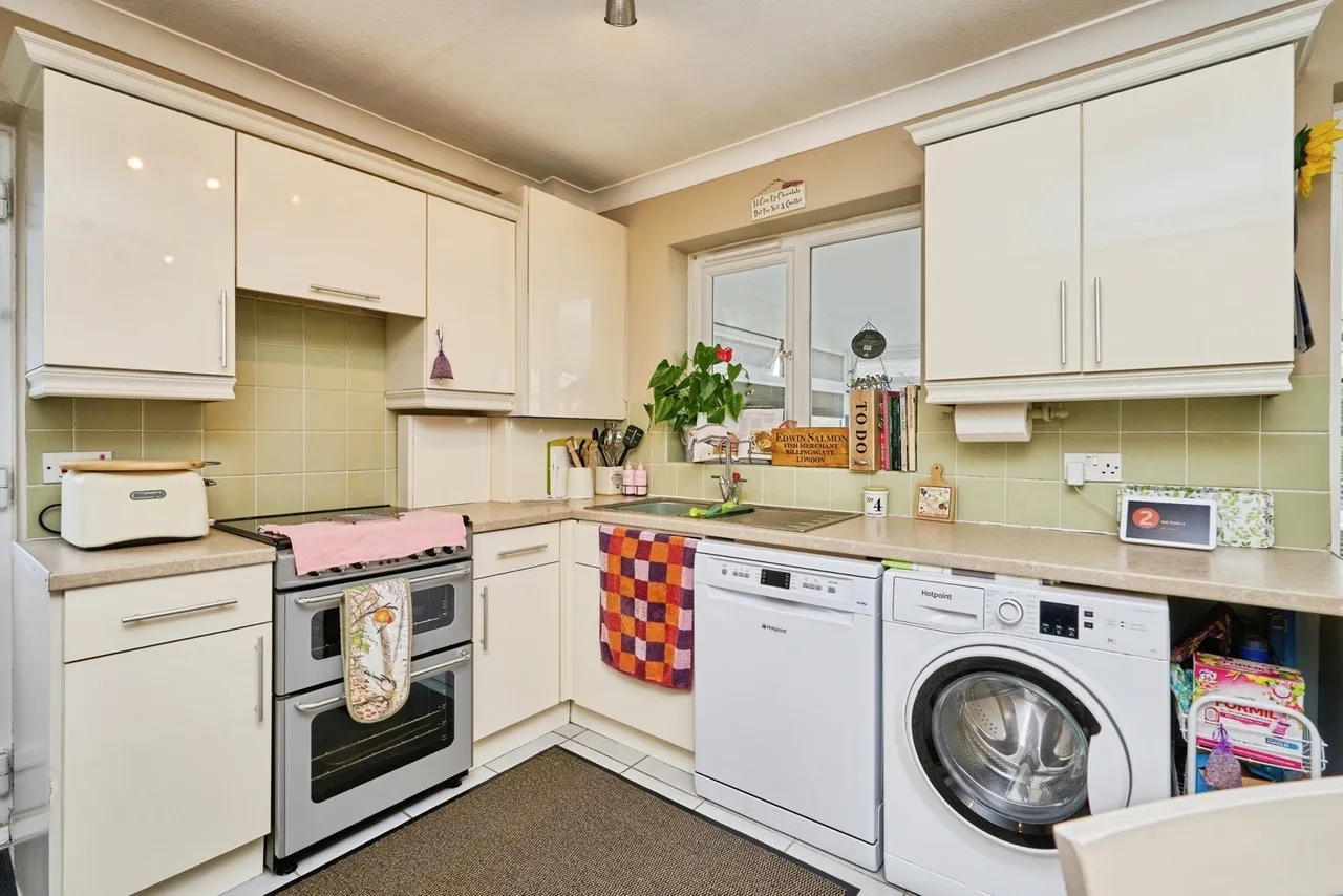 Aylett Close, Brading, PO36, photo 50