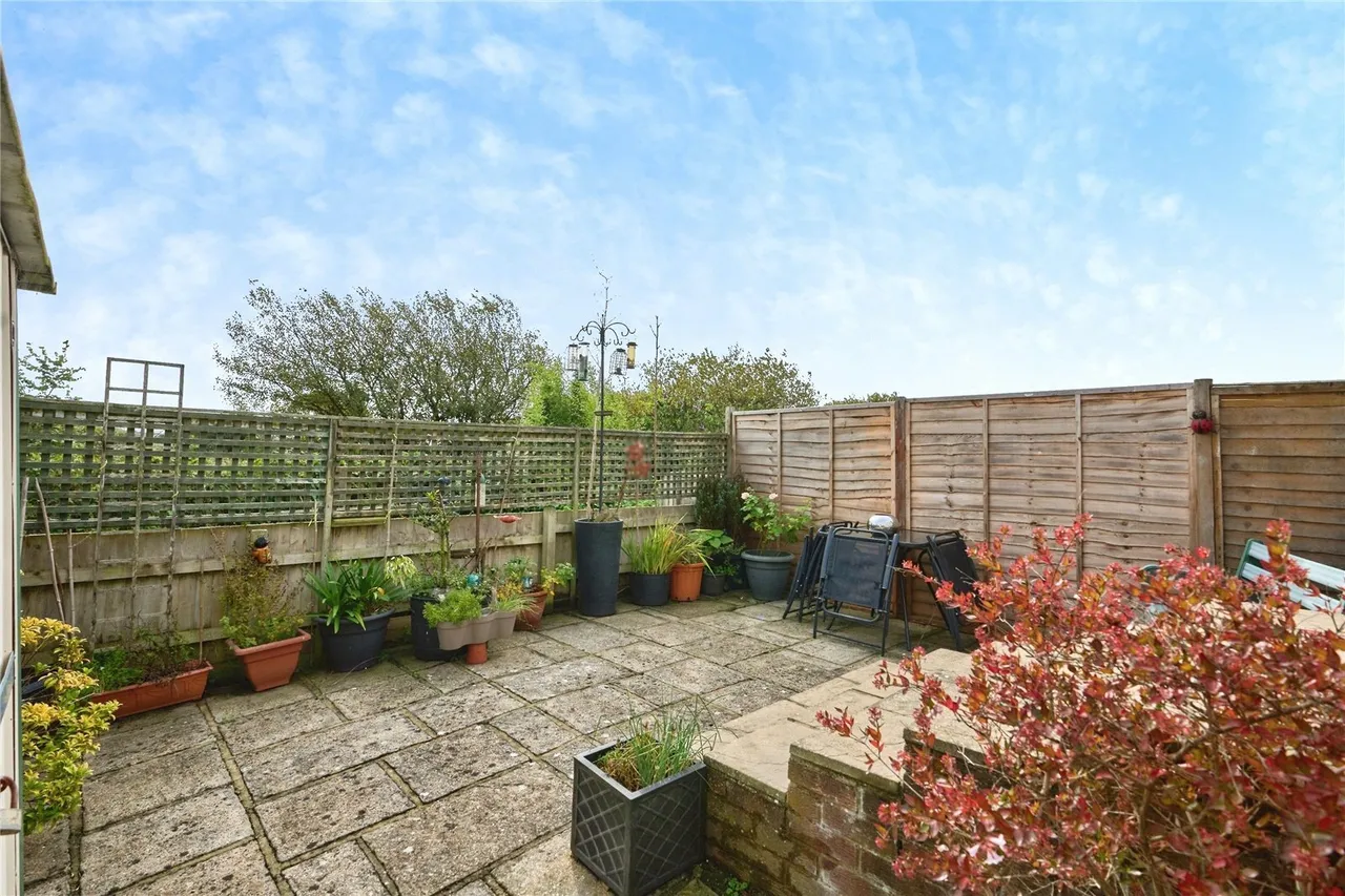 Aylett Close, Brading, PO36, photo 6