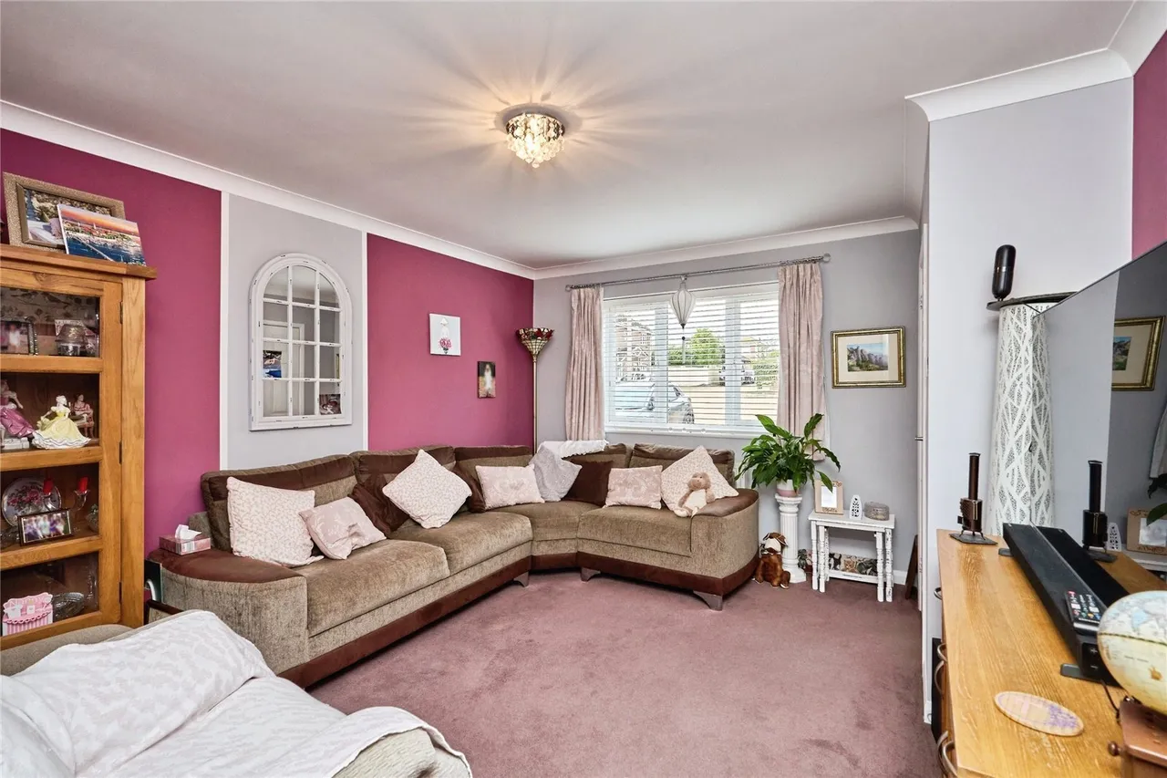Aylett Close, Brading, PO36, photo 3