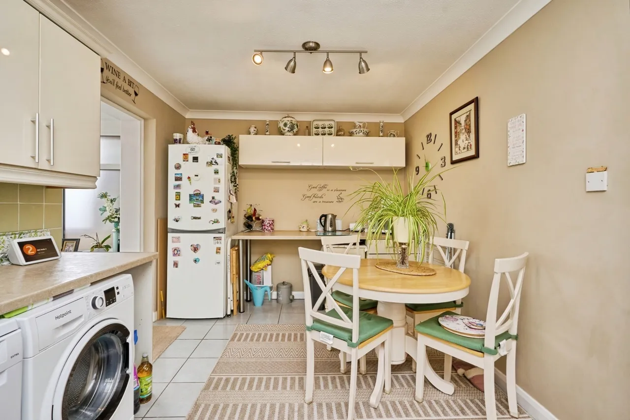 Aylett Close, Brading, PO36, photo 51