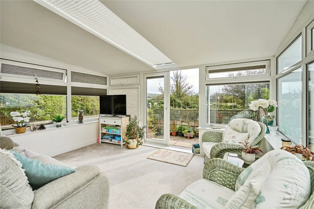 Aylett Close, Brading, PO36, photo 4