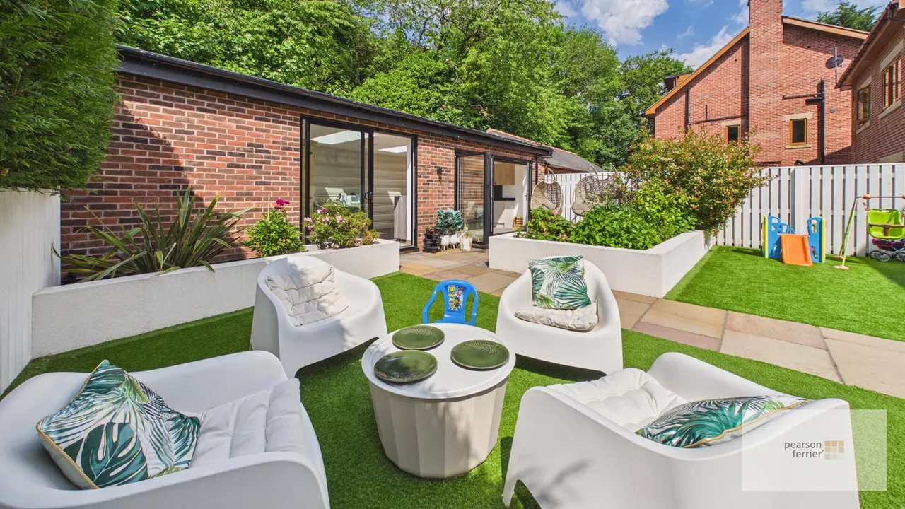 Manor Gardens, Bury, BL9 9FY, photo 5
