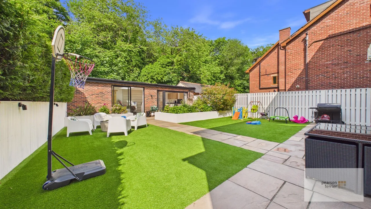 Manor Gardens, Bury, BL9 9FY, photo 4