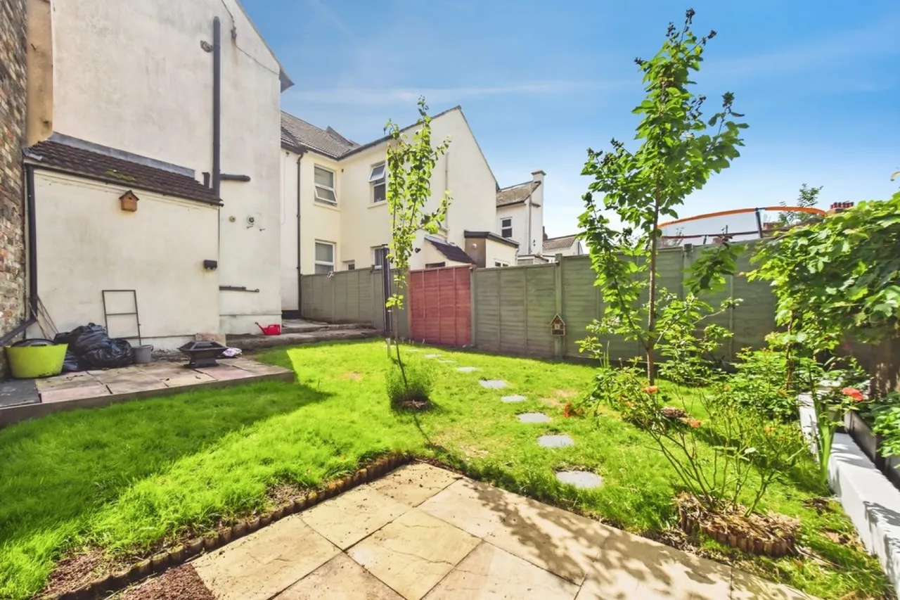 Radnor Park Road, Folkestone, photo 10